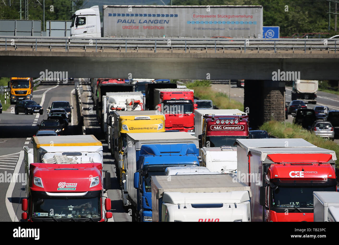 Cars For Short People >> Cologne Germany 29th May 2019 Trucks And Cars Are Stuck Cars For Short People >> Cologne Germany 29th May 2019 Trucks And Cars Are Stuck
