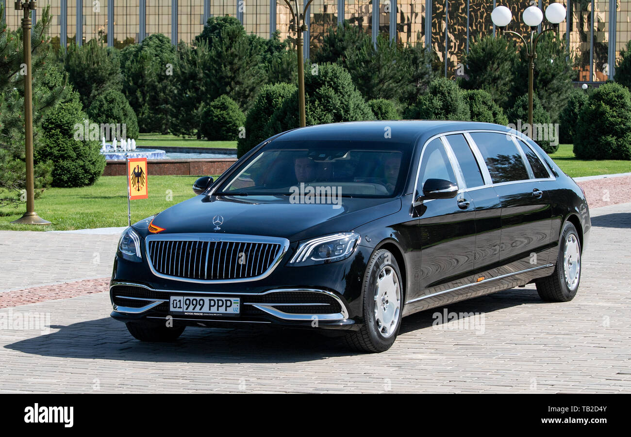 Page 3 Mercedes Maybach High Resolution Stock Photography And Images Alamy Page 3 Mercedes Maybach High Resolution Stock Photography And Images Alamy