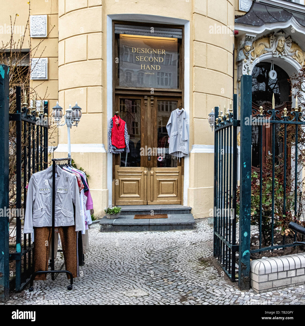 Designer second hand clothing shop hi-res stock photography and images -  Alamy