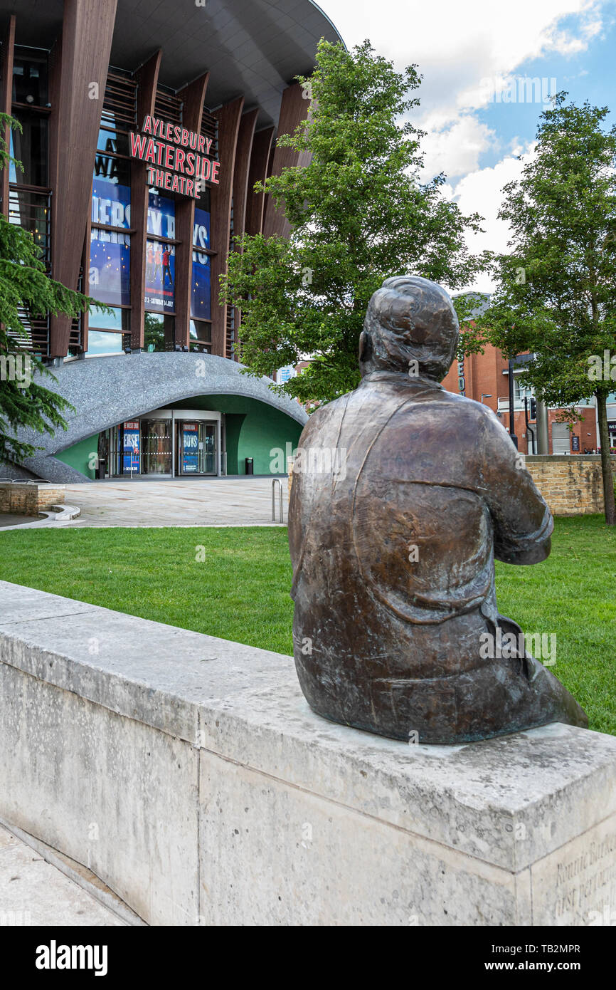 Sculpture in grounds of Waterside theatre, Aylesbury, Buckinghamshire England, UK Stock Photo