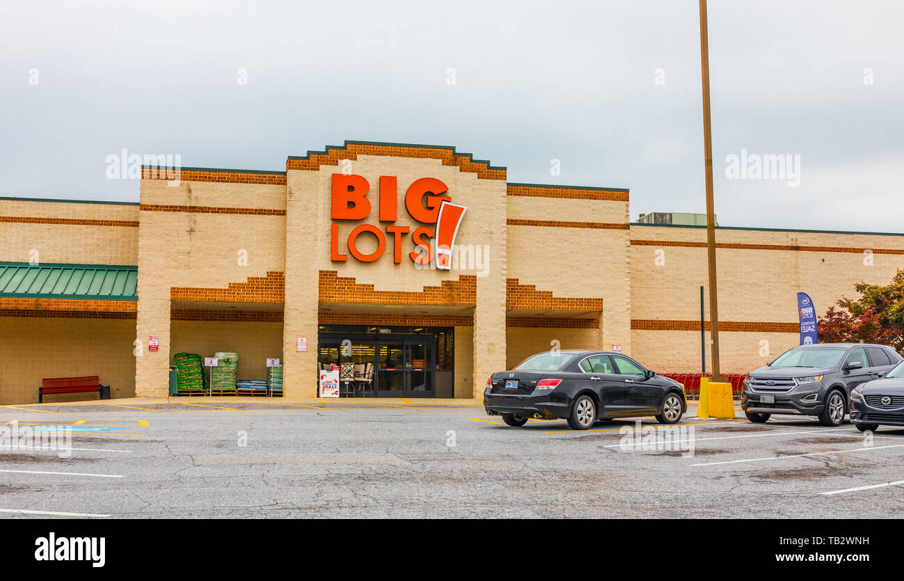 NEWTON, NC, USA-5/22/ 2018:  A Big Lots store, an American retail company with over 1400 stores in 47 states. Stock Photo