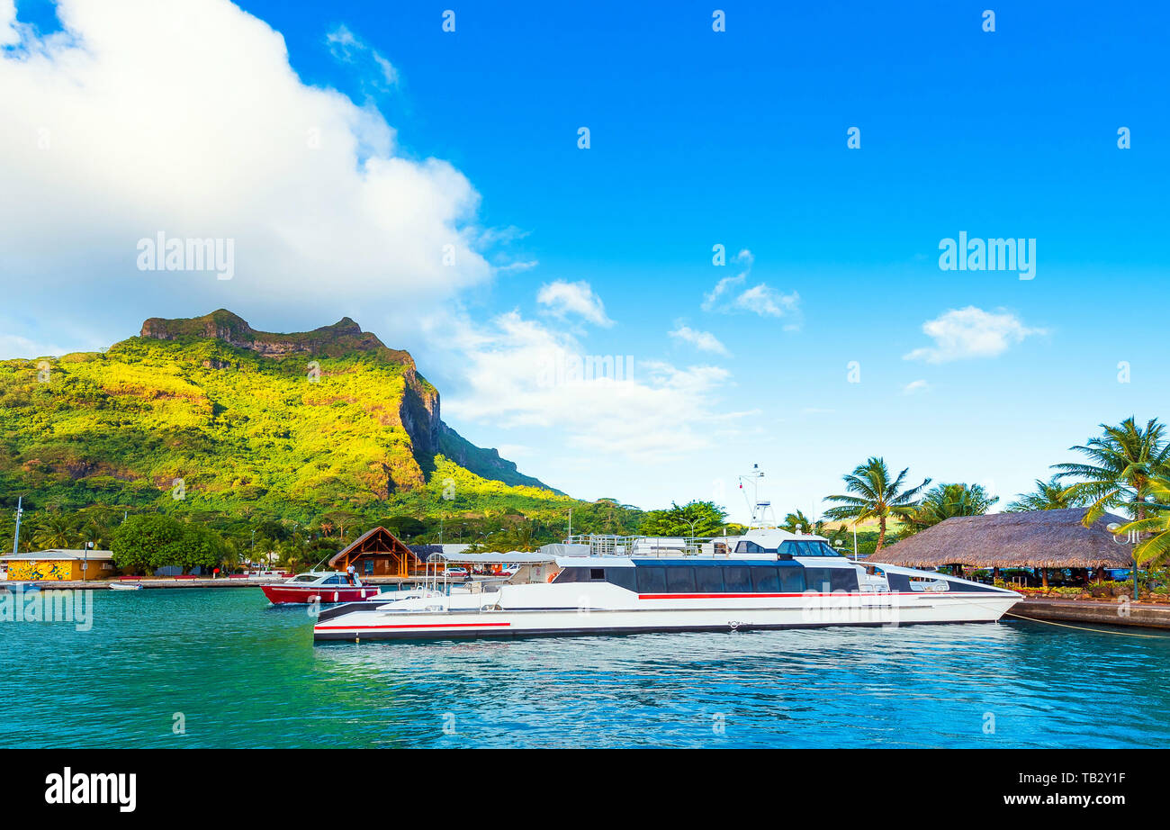 Tahiti volcano hi-res stock photography and images - Alamy