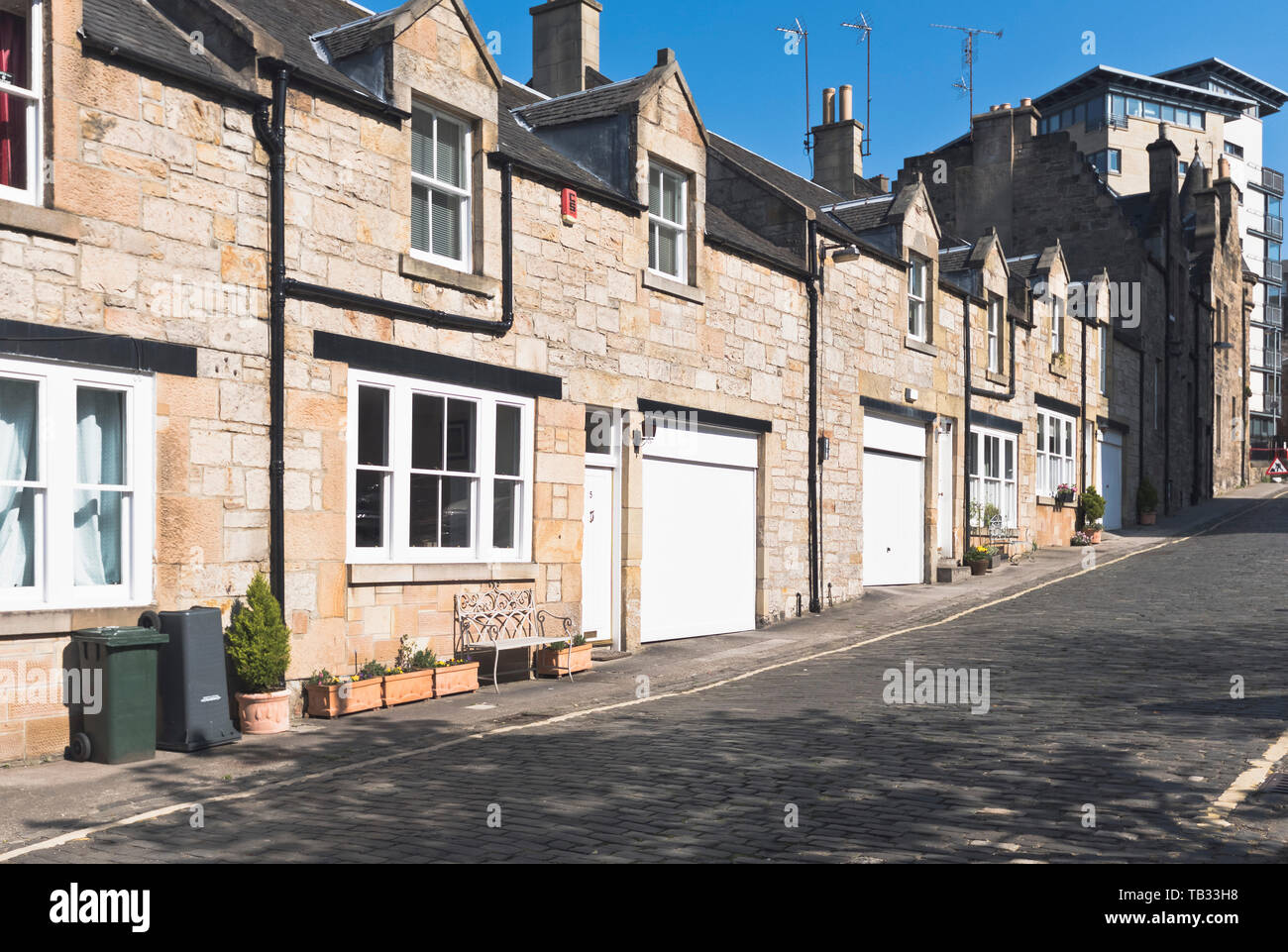 dh DEAN VILLAGE EDINBURGH Row of houses uk Stock Photo Alamy
