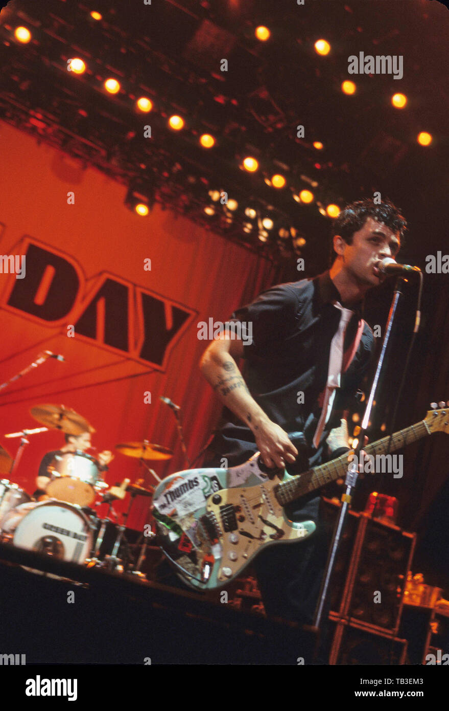 GREEN DAY US rock group with  Tre Cool and Billie Joe Armstrong  in concert at Verizon Wireless Amphitheater on April 20, 2002 in Irvine, California. Photo: Jeffrey Mayer Stock Photo