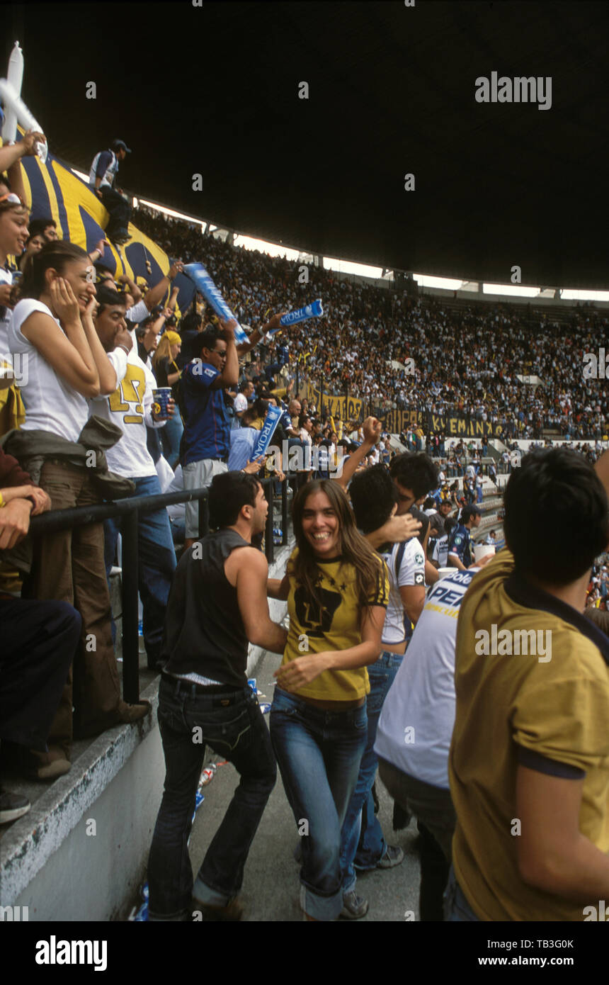 Estadio Azteca, Mexico DF, March, 2006. Fans during a fotball match America  Vs. Pumas Stock Photo - Alamy