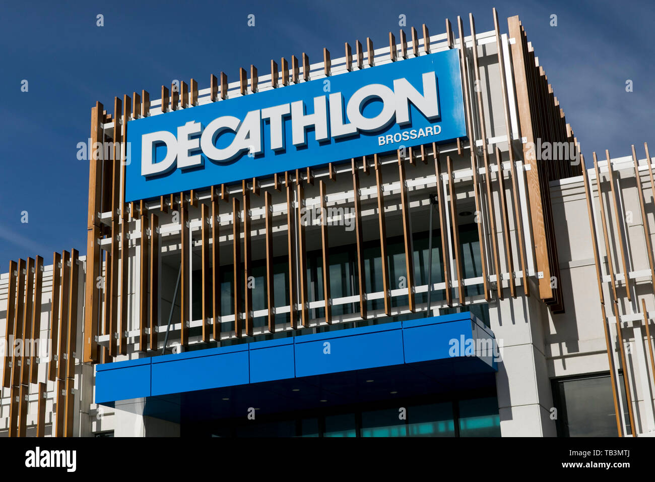 A logo sign outside of a Decathlon retail store location in Brossard,  Quebec, Canada, on April 23, 2019 Stock Photo - Alamy