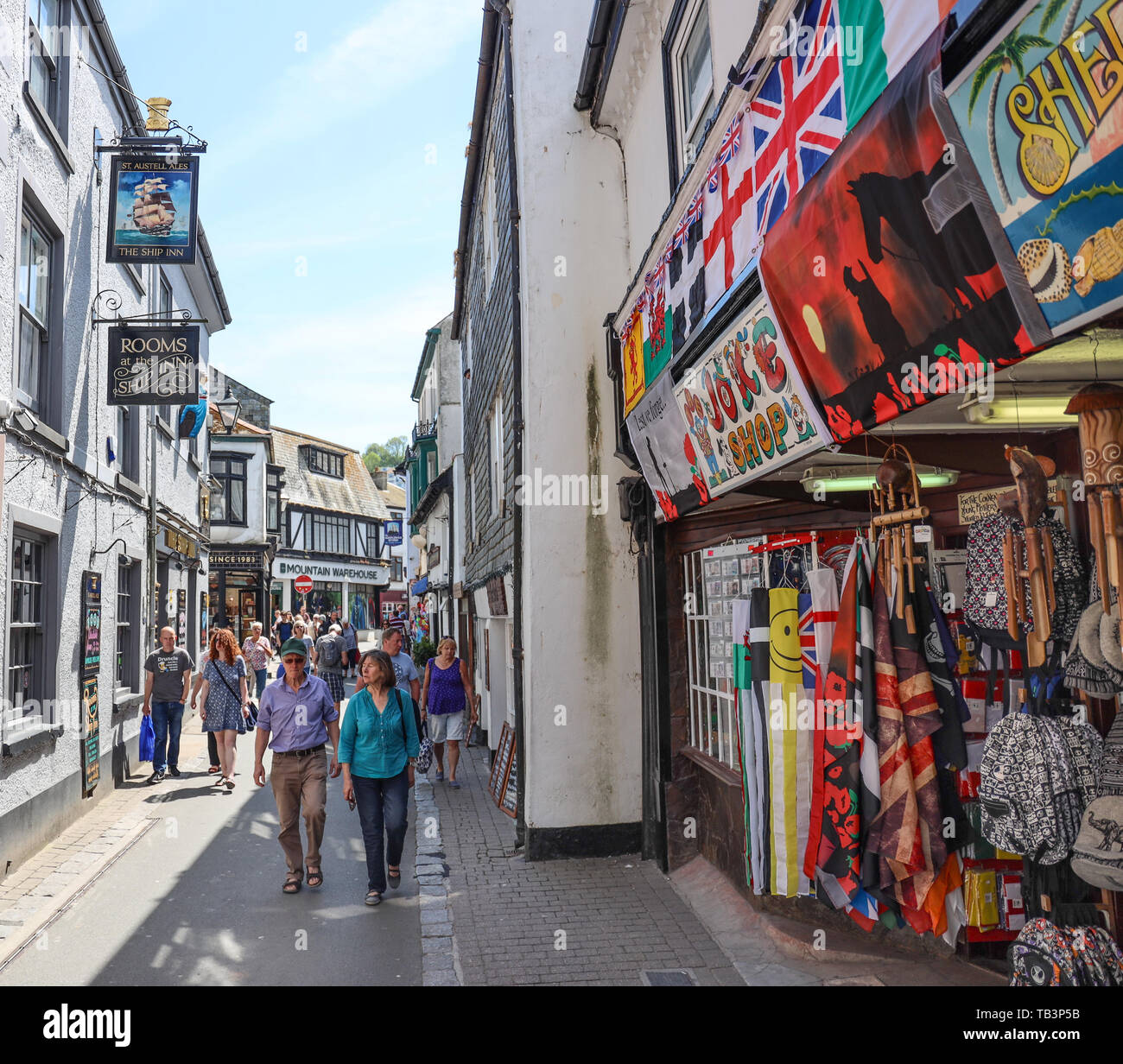 Shops retail town cornwall hires stock photography and images Alamy