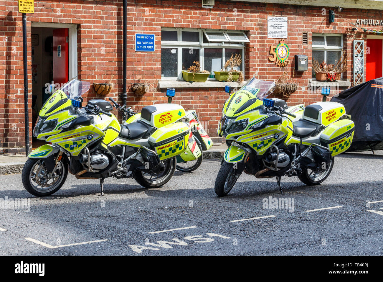 Emergency vehicles uk hires stock photography and images Alamy