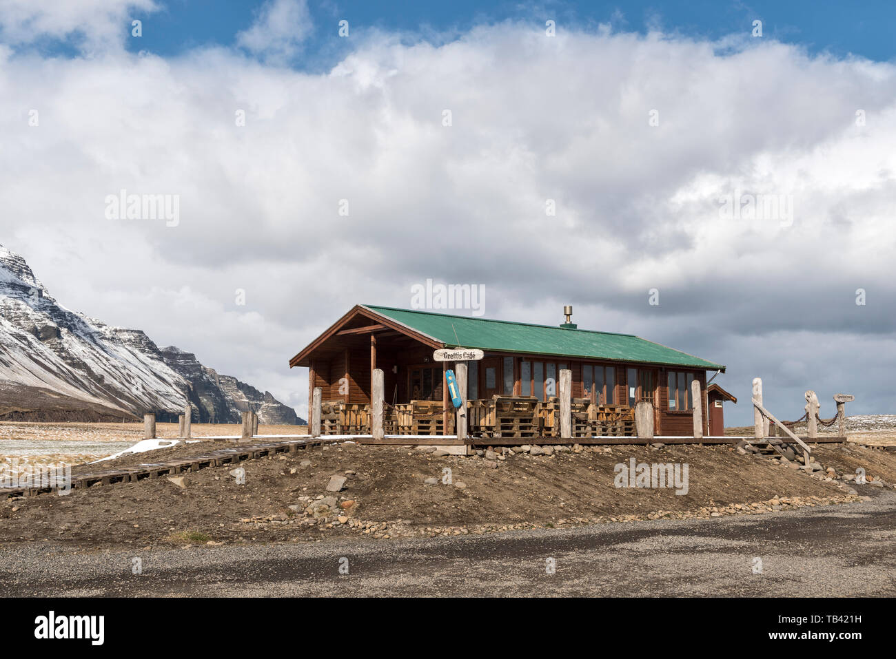 The cafe by the geothermal hot springs on the coast at Grettislaug on the Skagi peninsula, north of Sauðárkrókur in north-west Iceland Stock Photo