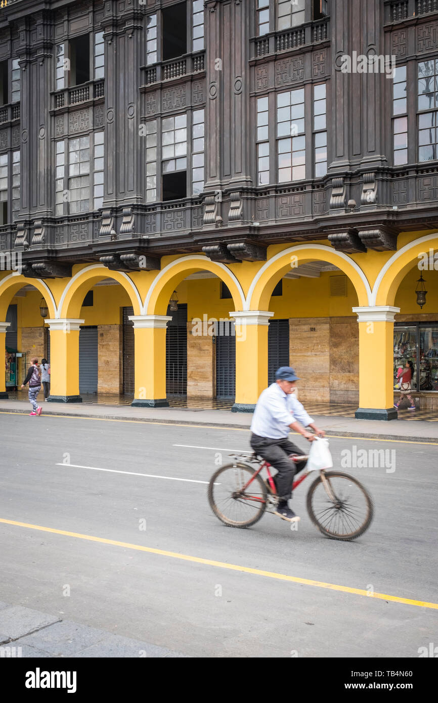 Lima - Circa July 2020: Procter & Gamble Lima manufacturing plant. P&G is  the world's biggest advertiser with dozens of consumer brands and products  Stock Photo - Alamy