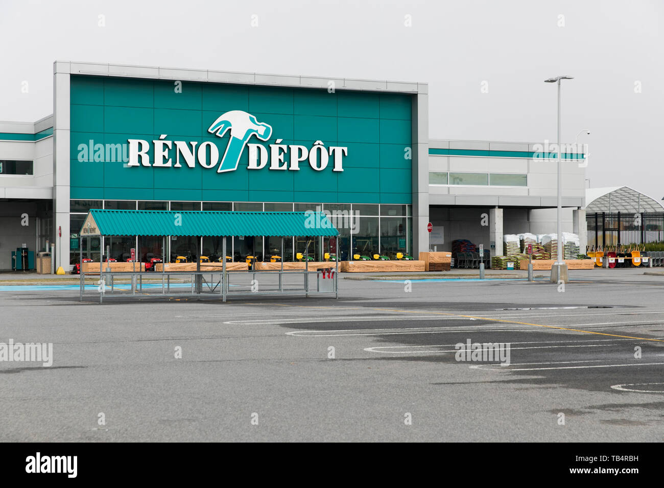 Reno depot hi-res stock photography and images - Alamy