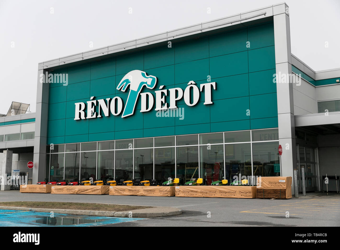 Reno depot hires stock photography and images Alamy
