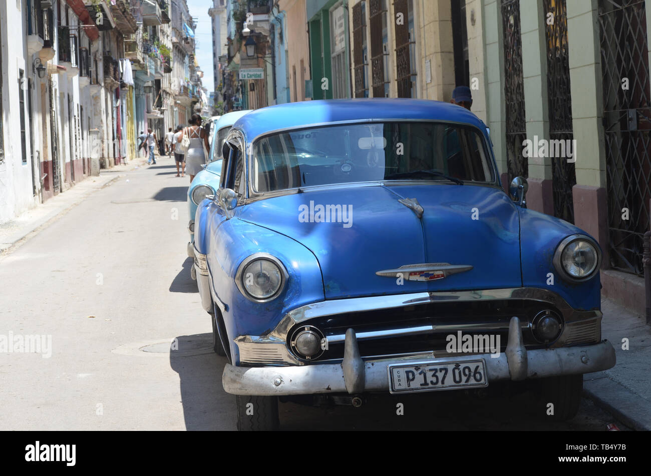 Vintage American cars in Havana, Cuba Stock Photo Alamy