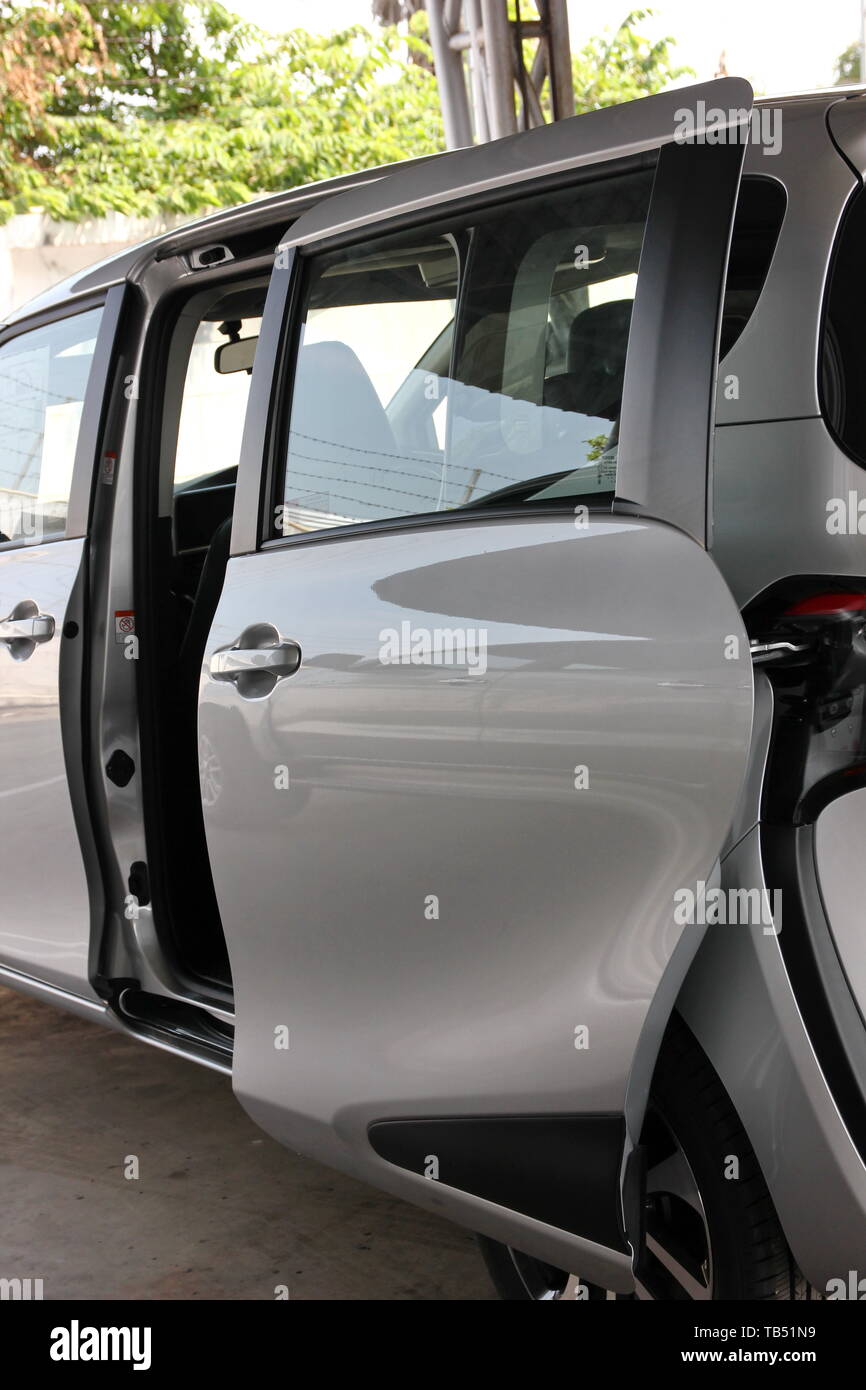 Car sliding door hires stock photography and images Alamy