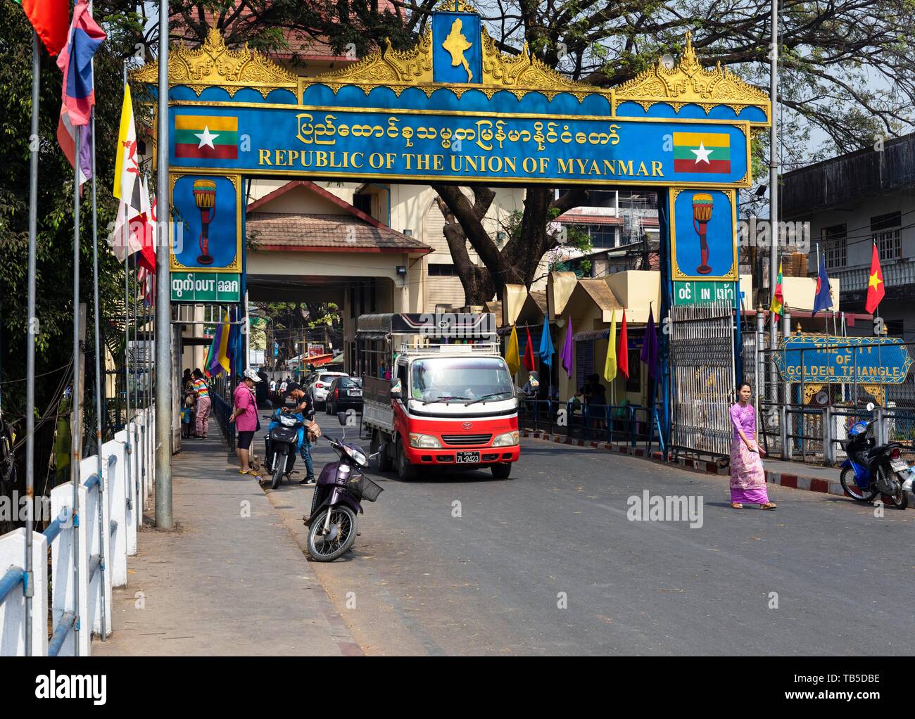 Border crossing to Tachilek, Myanmar, Burma, Burma, Mae Sai, Golden Triangle, Chiang Rai Province, Northern Thailand, Thailand Stock Photo