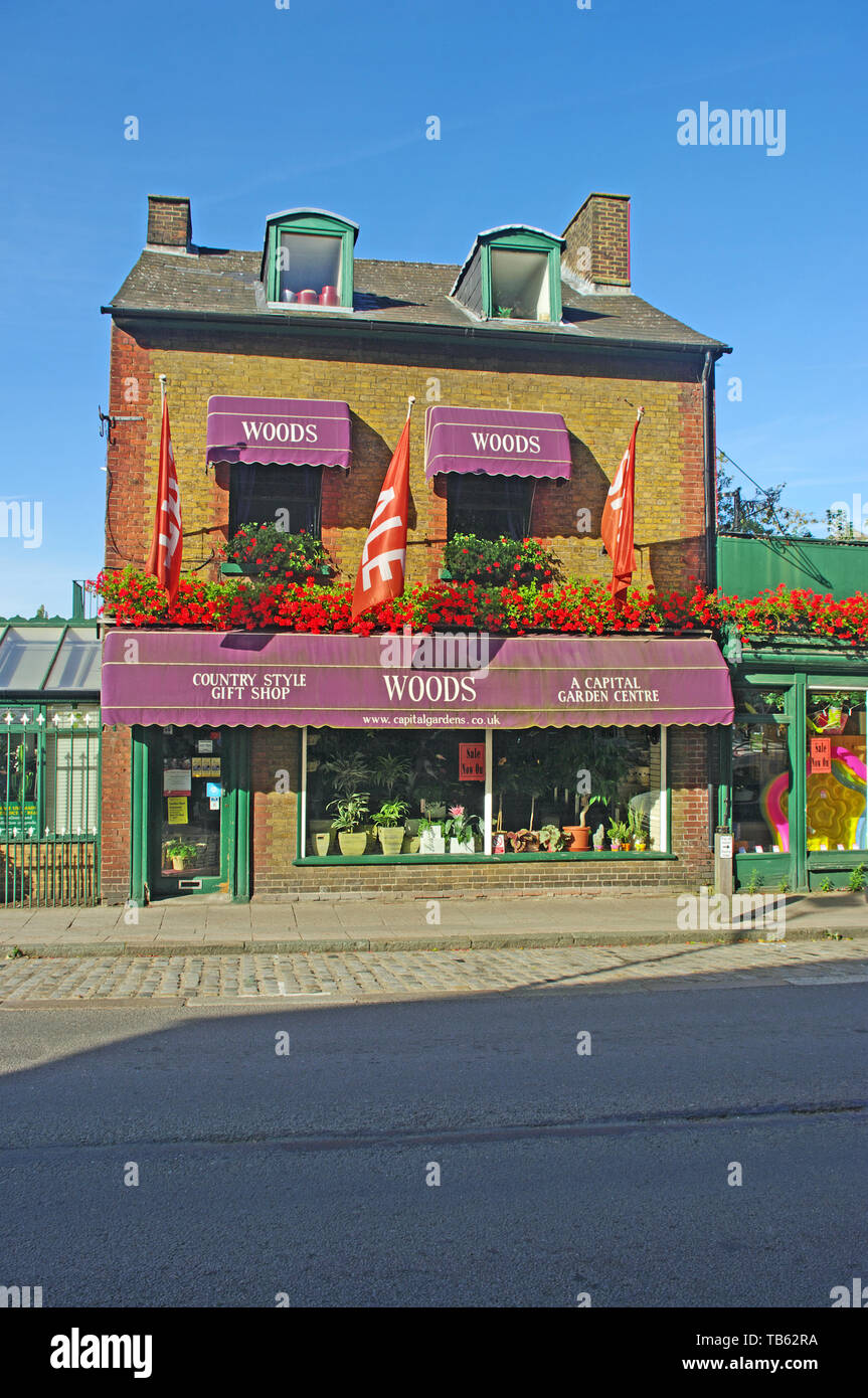 Garden centre shop uk hi-res stock photography and images - Alamy