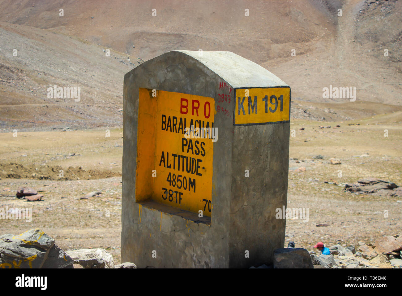 Ladakh, Jammu and Kashmir, India: Dated- May 3, 2019: A milestone at Baralacha Pass in Zanskar Range in Lahaul District of Himachal Pradesh enroute La Stock Photo