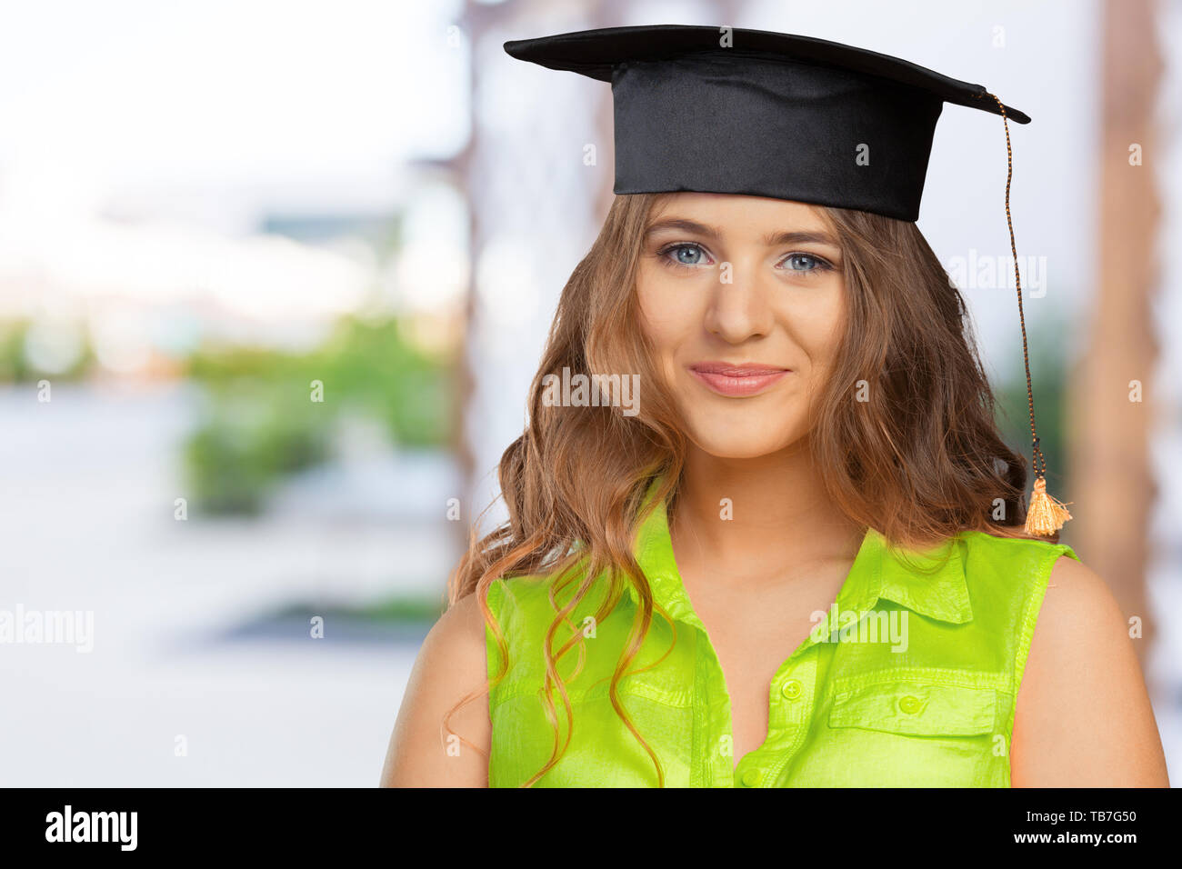 Beautiful graduate hi-res stock photography and images - Alamy