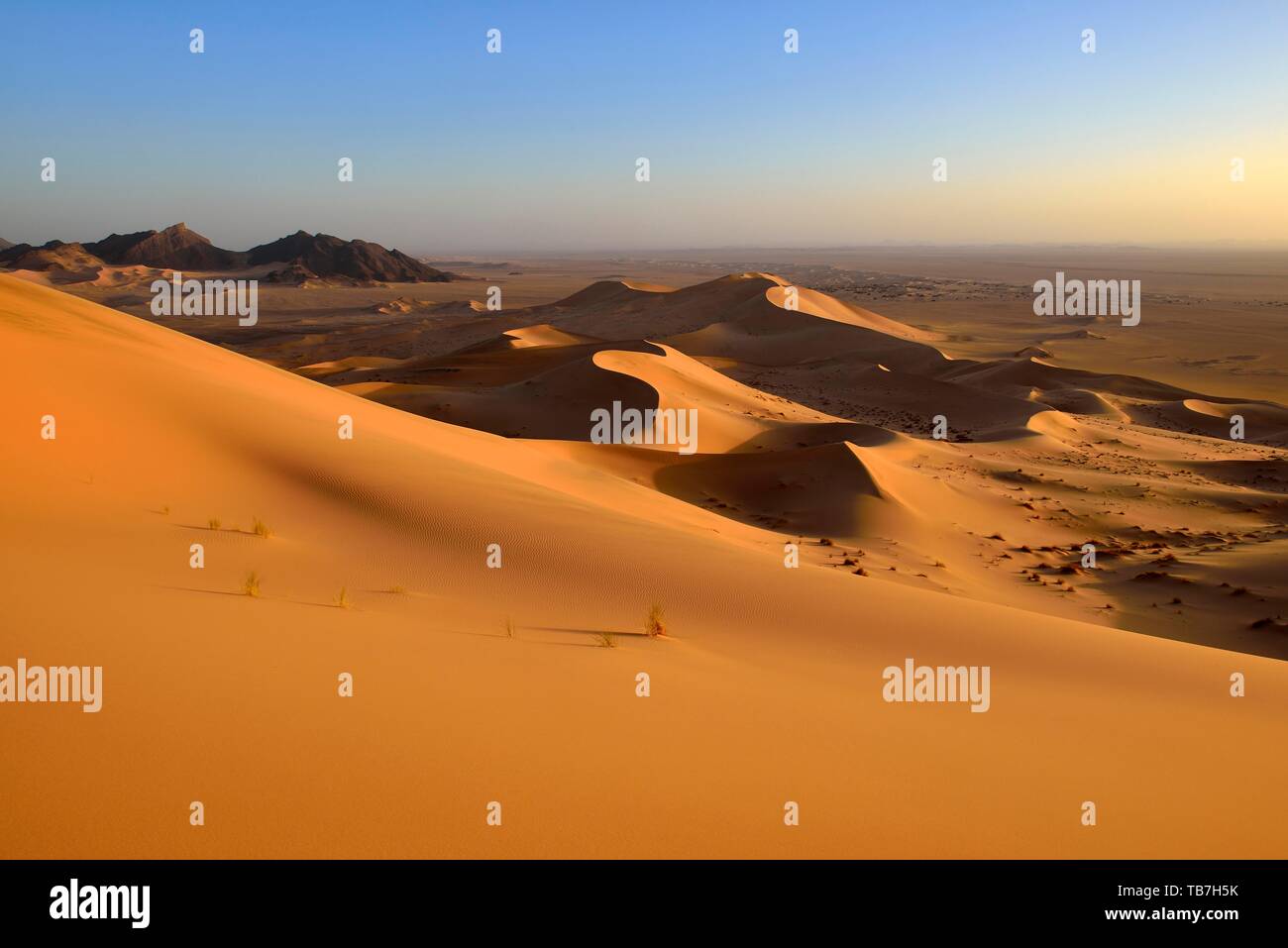 Tin Abard Sandunes, Mont Tazat, Tassili n'Ajjer National Park, Sahara, Algeria Stock Photo