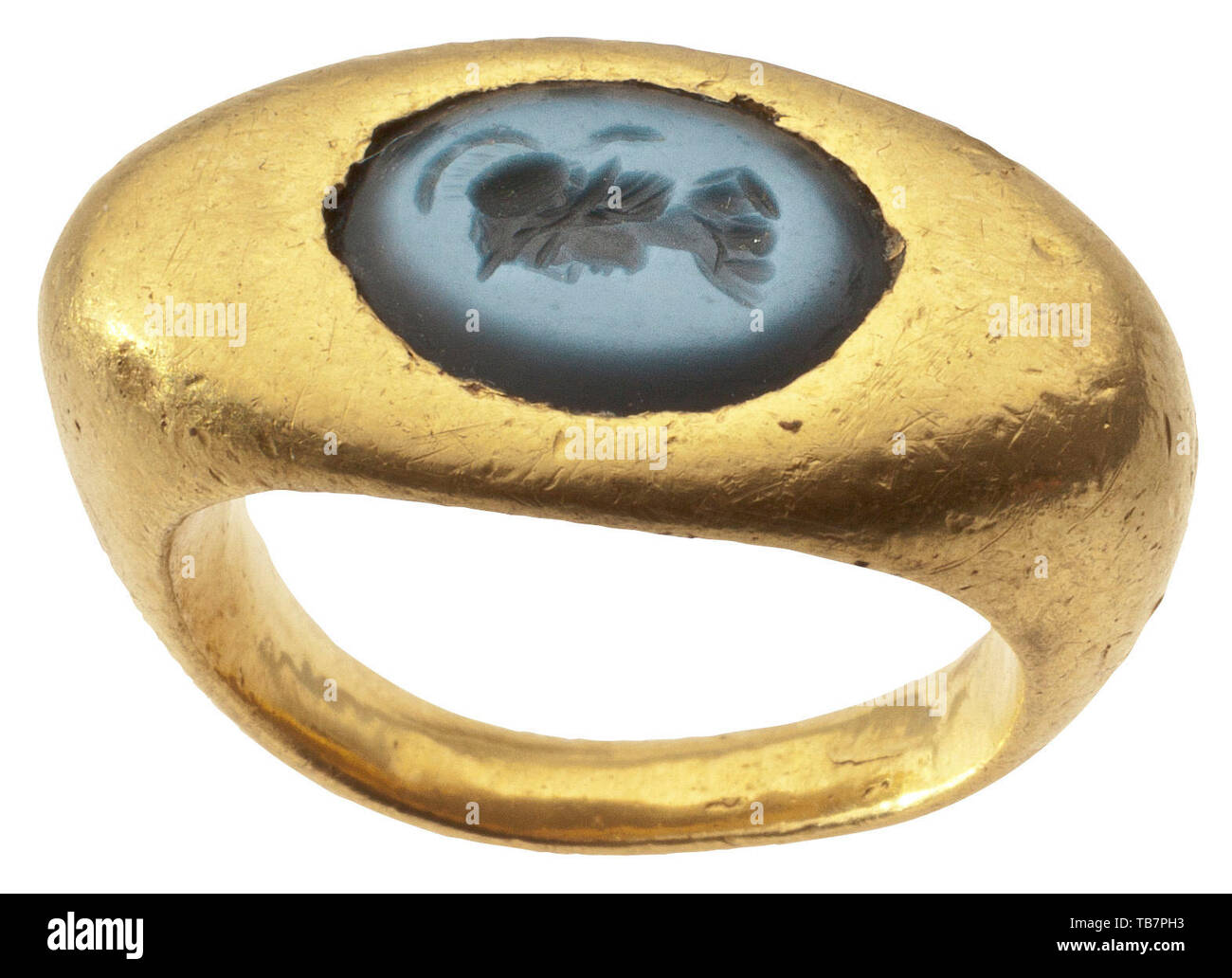 Yellow and white gold (750) ring centered on an old-cut … | Drouot.com