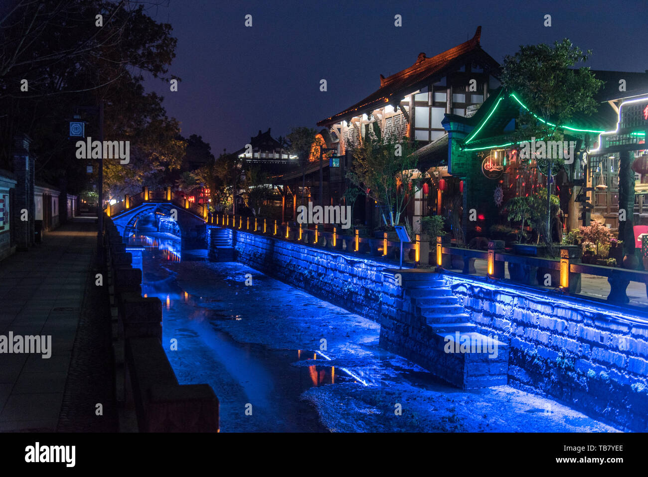 night photography of Chengdu, Kuan Zhai Xiang Zi historic city. Sichuan, China Stock Photo