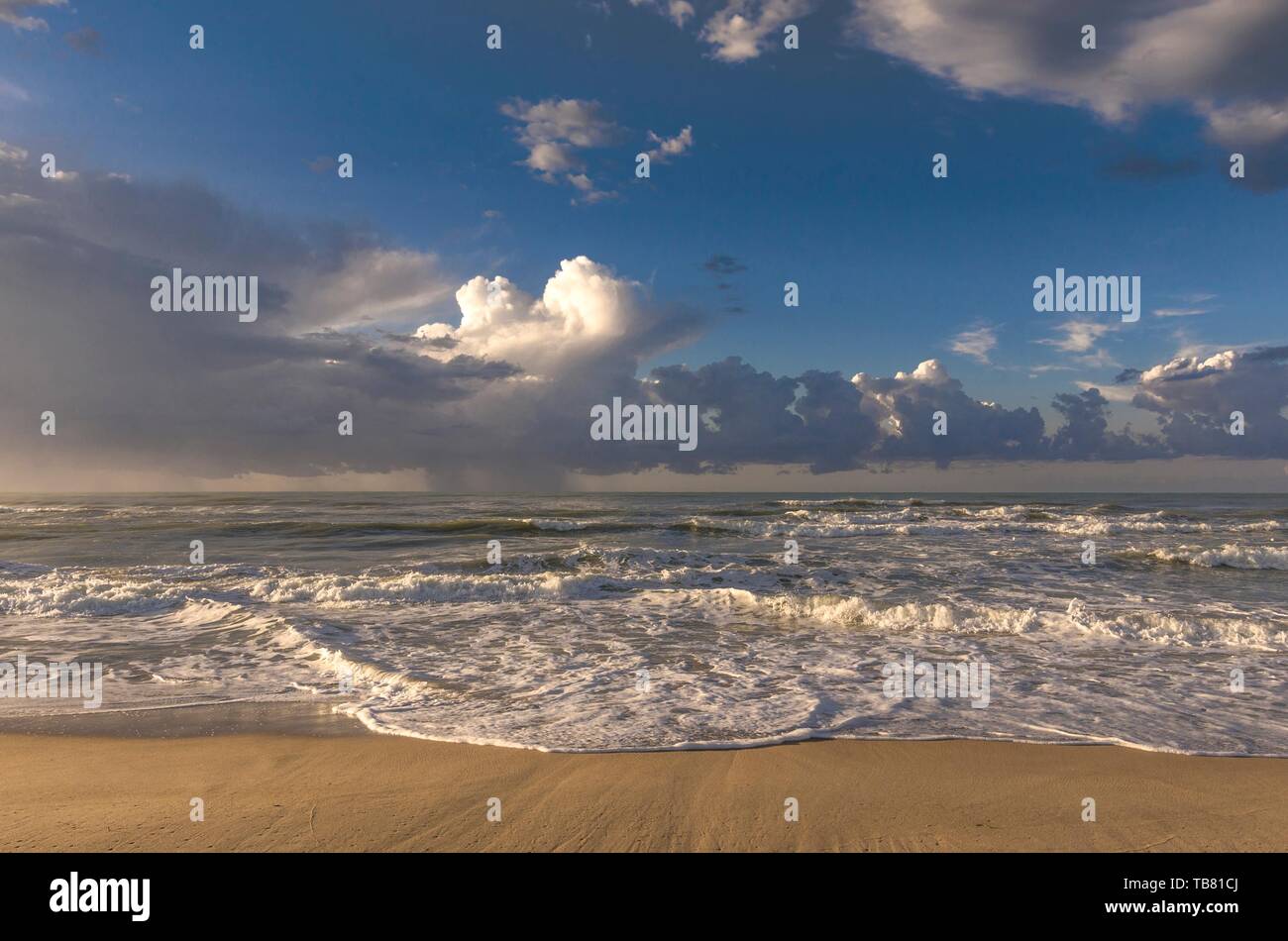 Beautiful scenery of the sea hi-res stock photography and images - Alamy