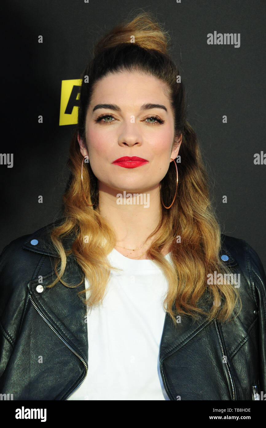 Annie murphy hi-res stock photography and images - Alamy