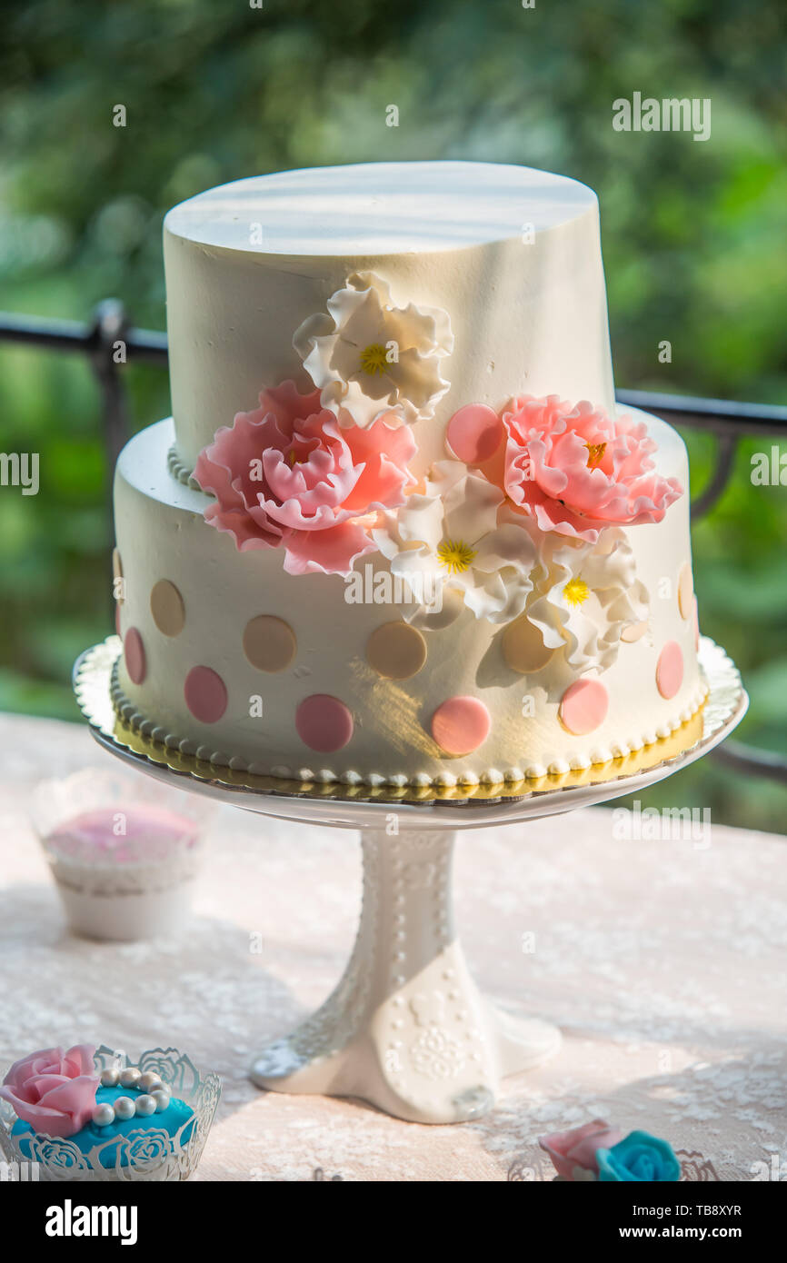 Customized cake hi-res stock photography and images - Alamy