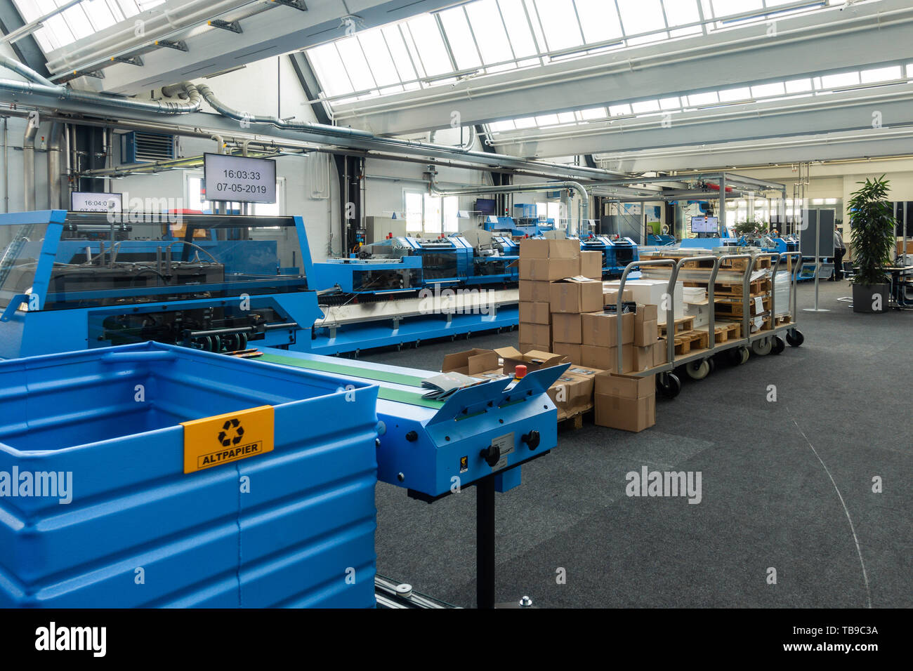Towel factory hi-res stock photography and images - Alamy