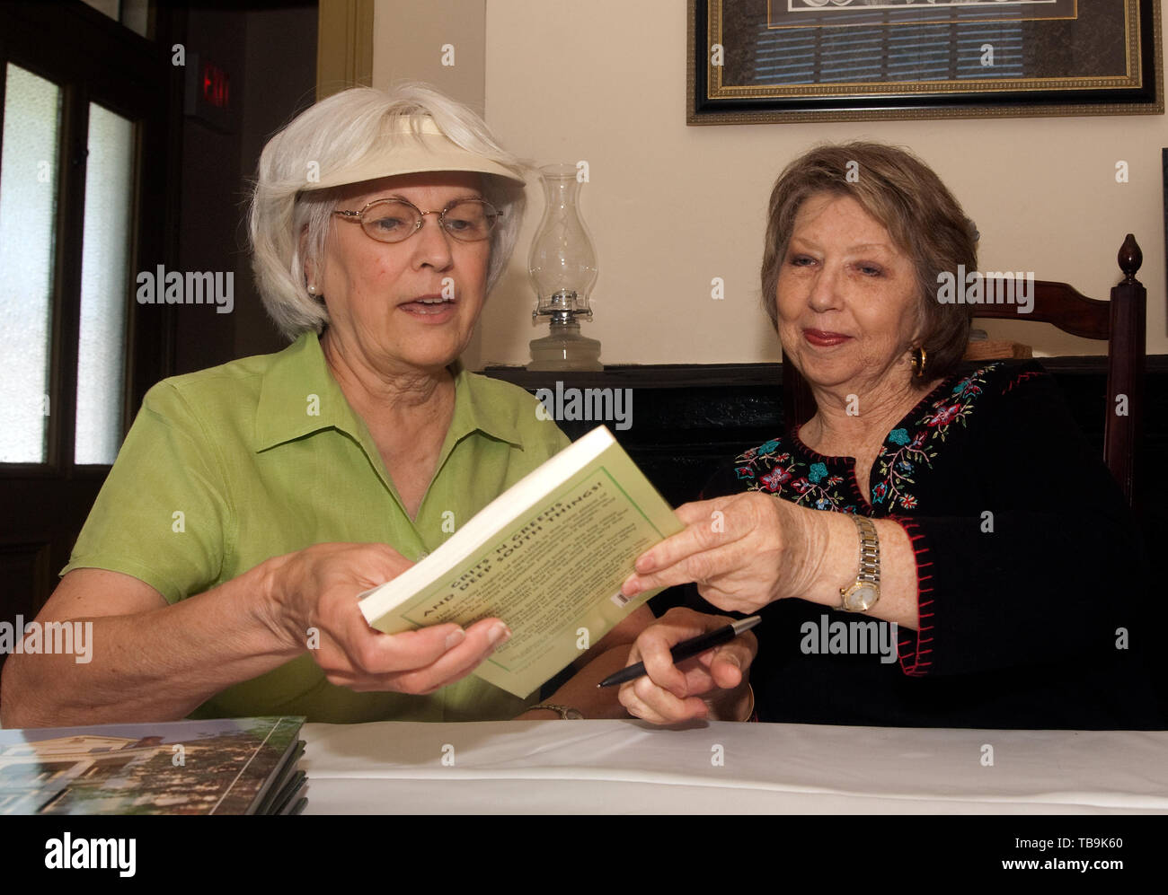 Grits n greens hires stock photography and images Alamy