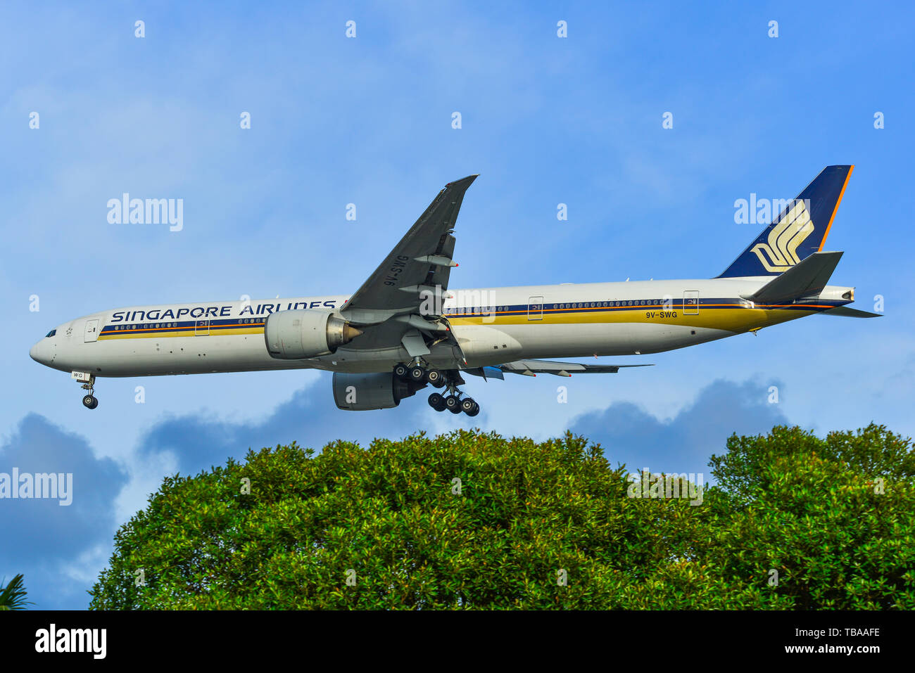 Singapore Mar 27 19 Singapore Airlines 9v Swg Boeing 777 300er Landing At Changi Airport Sin Changi Is Currently Rated The World Best Airpo Stock Photo Alamy