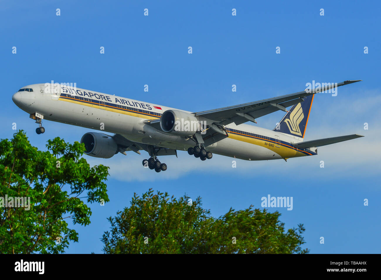 Singapore Mar 27 19 Singapore Airlines 9v Swg Boeing 777 300er Landing At Changi Airport Sin Changi Is Currently Rated The World Best Airpo Stock Photo Alamy