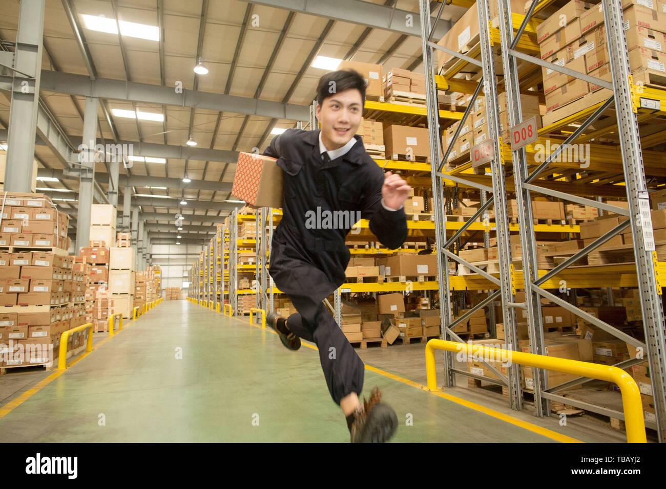 Quick shipping hi-res stock photography and images - Alamy