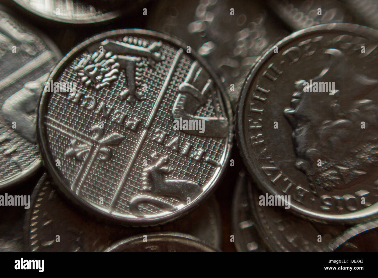 Pile of British 5 pence coins Stock Photo - Alamy