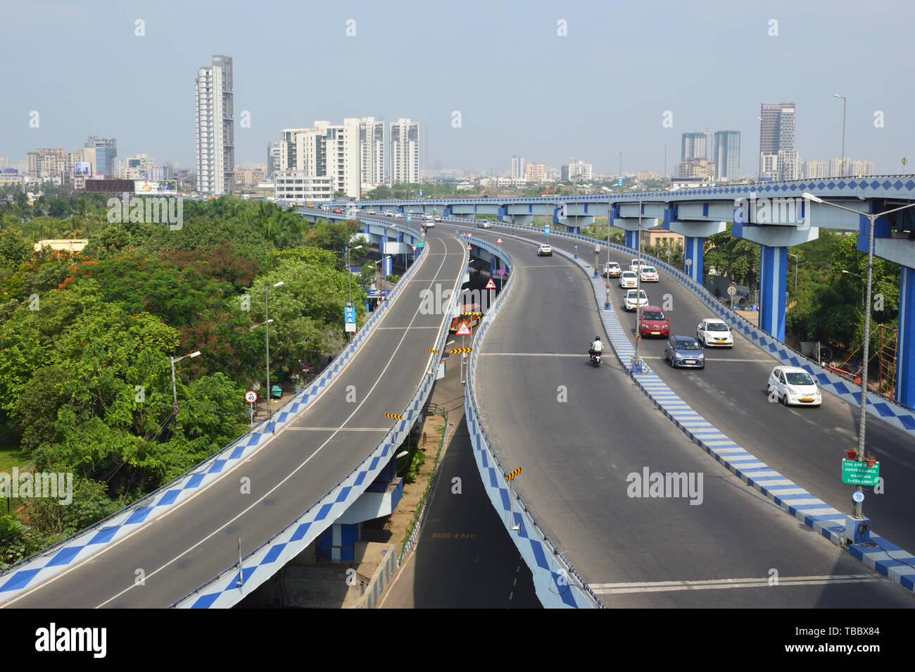 East bound flanks of the Maa Flyover near Parama island on EM Bypass, Kolkata, India. Stock Photo