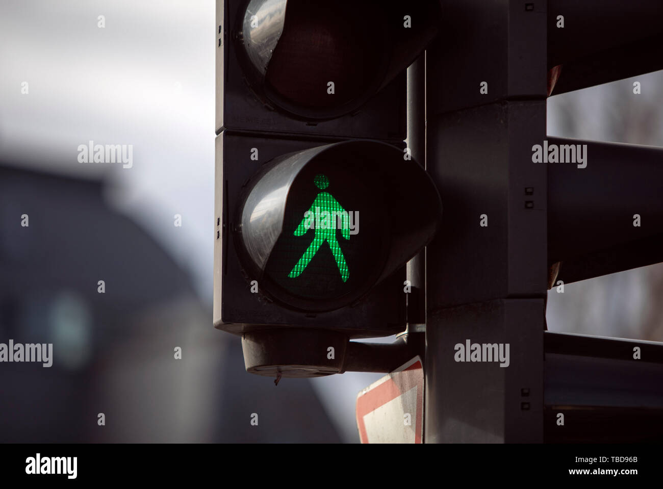 Close up view of green traffic light Stock Photo - Alamy