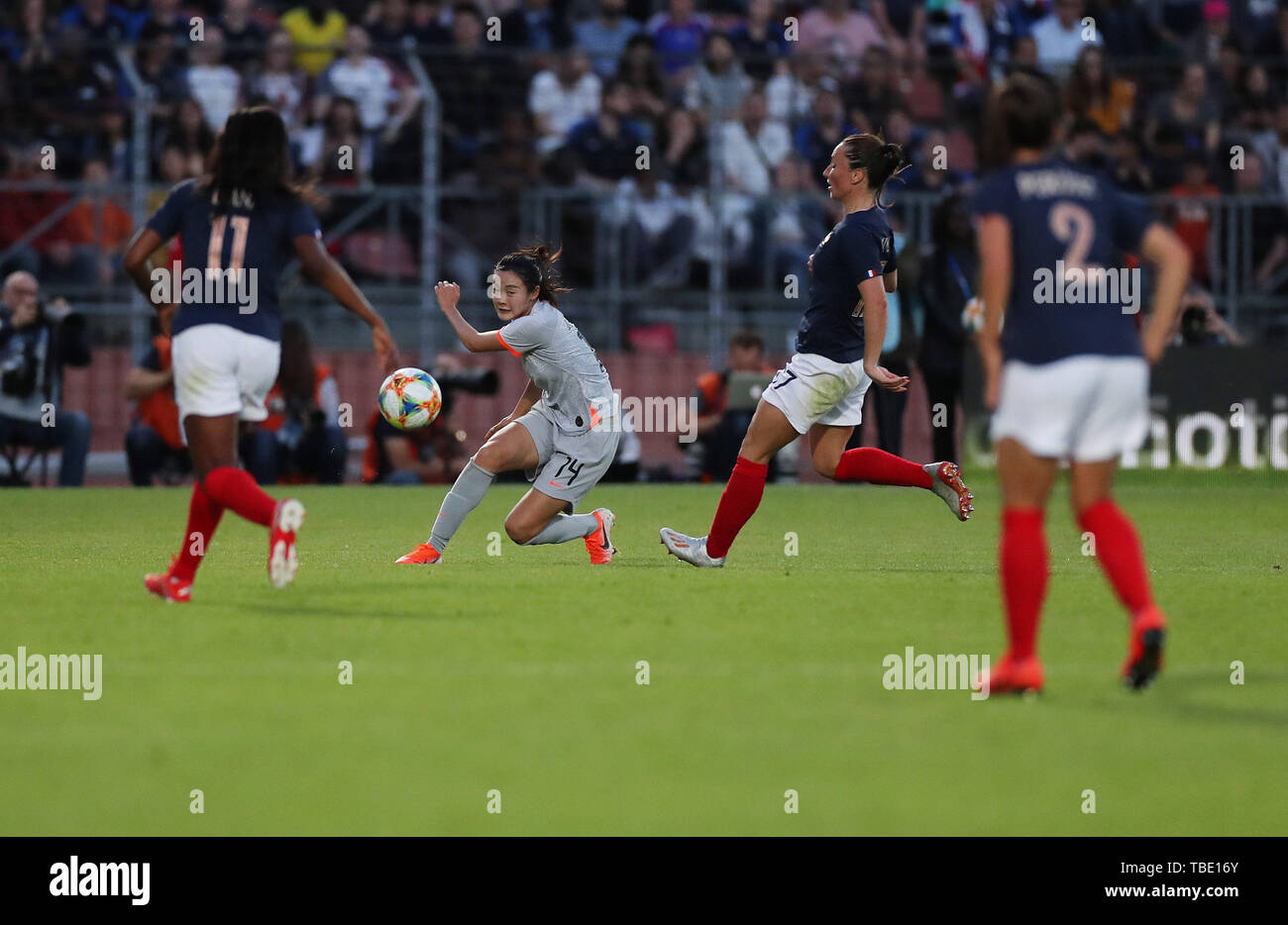 Creteil, France. 31st May, 2019. Wang Ying (2nd L) of China competes during a friendly soccer match between France and China in Creteil, France, May 31, 2019. France won 2-1. Credit: Gao Jing/Xinhua/Alamy Live News Stock Photo