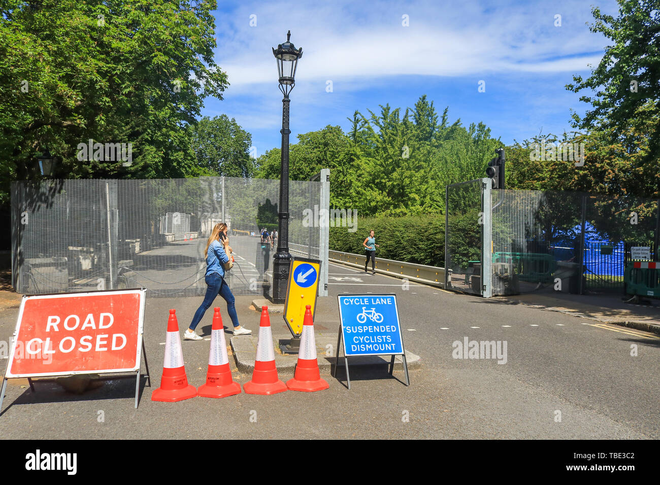 London UK. 1st June 2019. High steel security fences are erected around the perimeter of the American Ambassador's residence at Winfield House in Regent's  Park ahead of the State Visit of US President Donald Trump London UK. 1st June 2019. The minaret of  Regent's Park mosque seen next to security fences which have been installed around Winfield House residence of the Ambassador of the United States of America in Regent's Park ahead of the State Visit of President Donald Trump Credit: amer ghazzal/Alamy Live News Stock Photo