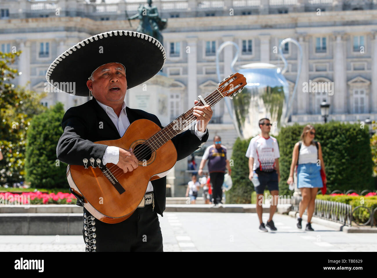 Giant guitar hi res stock photography and images Page 3 Alamy