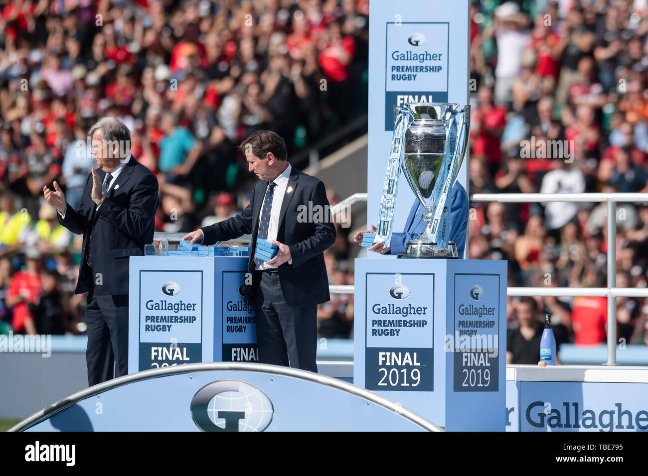 LONDON, UK. 01th, Jun 2019. The Trophy shown during Gallagher Premiership Rugby Final match between Saracens and Exeter Chiefs at Twickenham Stadium on Saturday, 01 June 2019. LONDON England .  (Editorial use only, license required for commercial use. No use in betting, games or a single club/league/player publications.) Credit: Taka G Wu/Alamy Live News Stock Photo