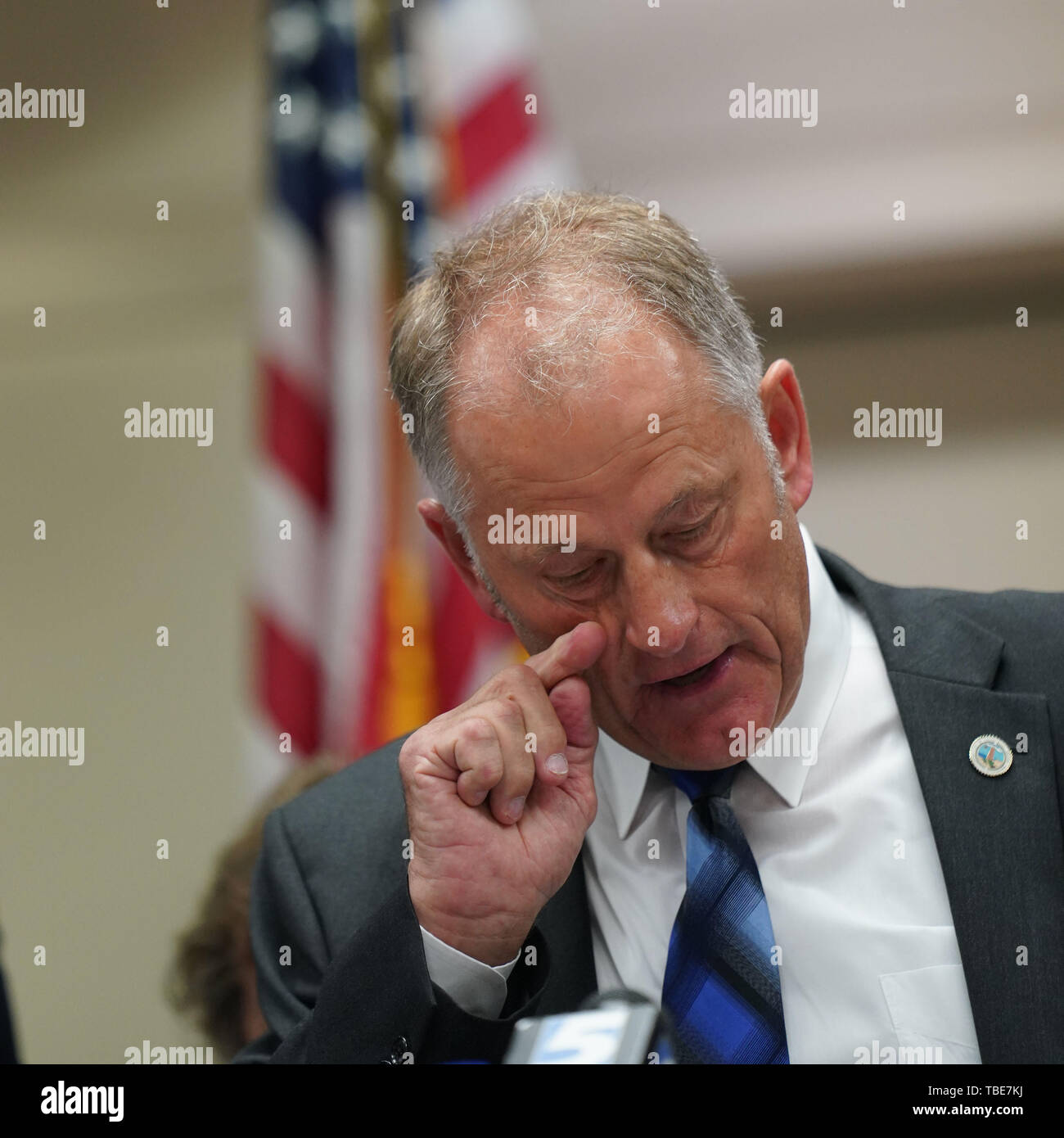 Virginia Beach, USA. 1st June, 2019. Virginia Beach City Manager Dave Hansen reacts during a press conference in Virginia Beach, Virginia, the United States, on June 1, 2019. The shooter who killed 12 people in a mass shooting in Virginia Beach, in the eastern U.S. state of Virginia, on Friday, has been identified as DeWayne Craddock, a 15-year city employee, local police said on Saturday. Credit: Liu Jie/Xinhua/Alamy Live News Stock Photo
