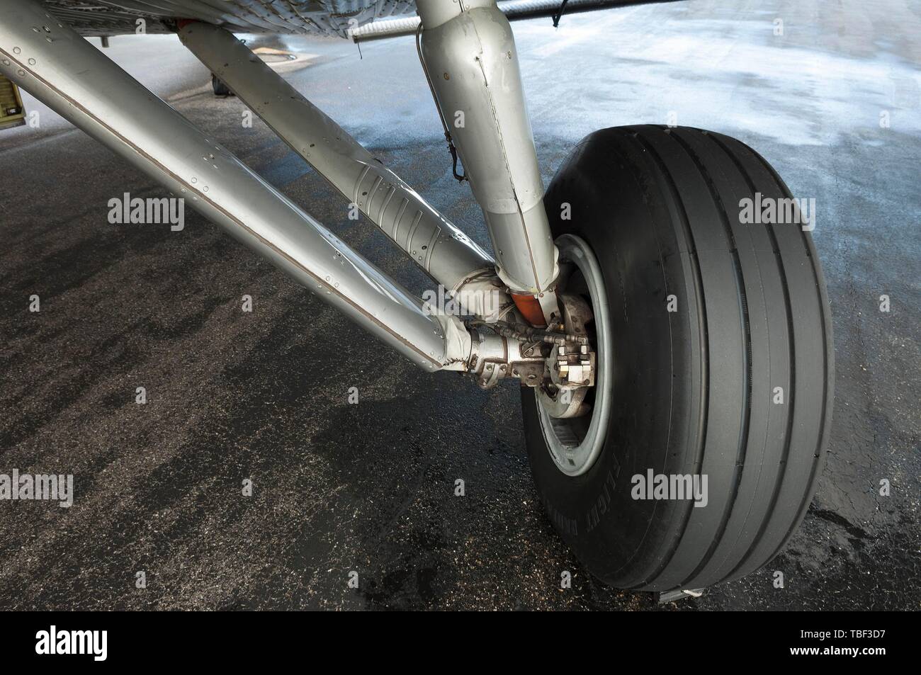 Junkers Ju52/3m Berlin-Tempelhof, year of construction 1936, built in Dessau, detailed view undercarriage, identification D-AQUI, today Stock Photo