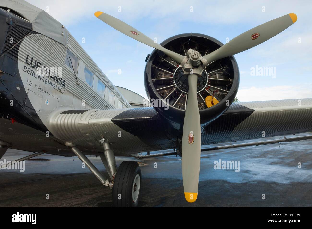Junkers Ju52/3m Berlin-Tempelhof, year of construction 1936, built in Dessau, detail view radial engine, identification D-AQUI, today's Stock Photo