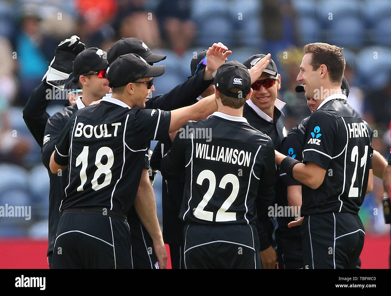 New Zealand S Matt Henry Right Celebrates After Taking The Wicket Of Sri Lanka S Lahiru Thirimanne During The Icc Cricket World Cup Group Stage Match At Cardiff Wales Stadium Stock Photo Alamy