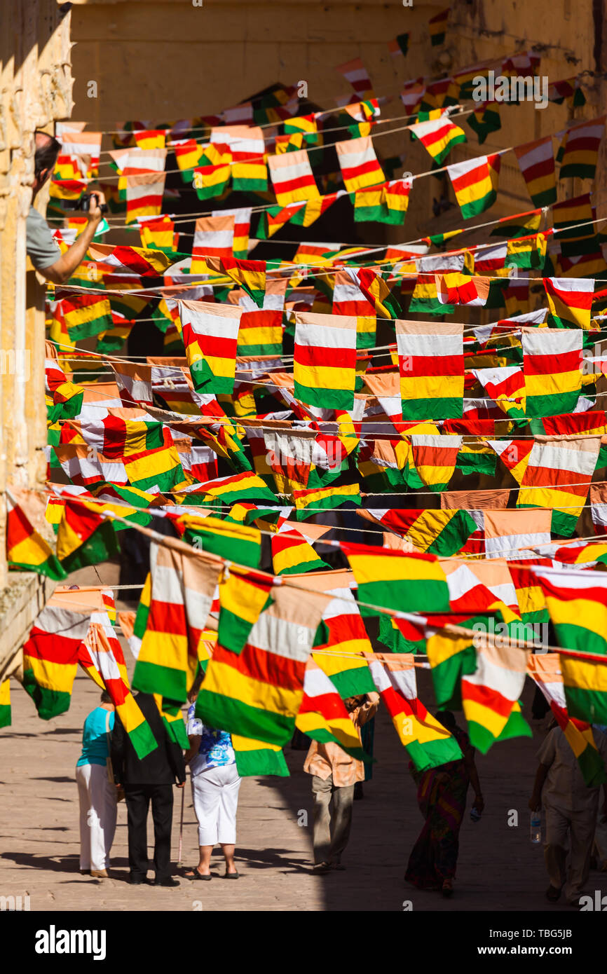 Crowd holding indian flag hires stock photography and images Alamy