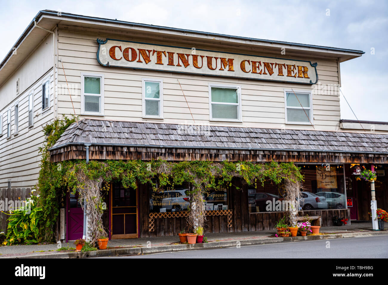 Continuum Center in Old Town Bandon. Bandon, Oregon Stock Photo Alamy