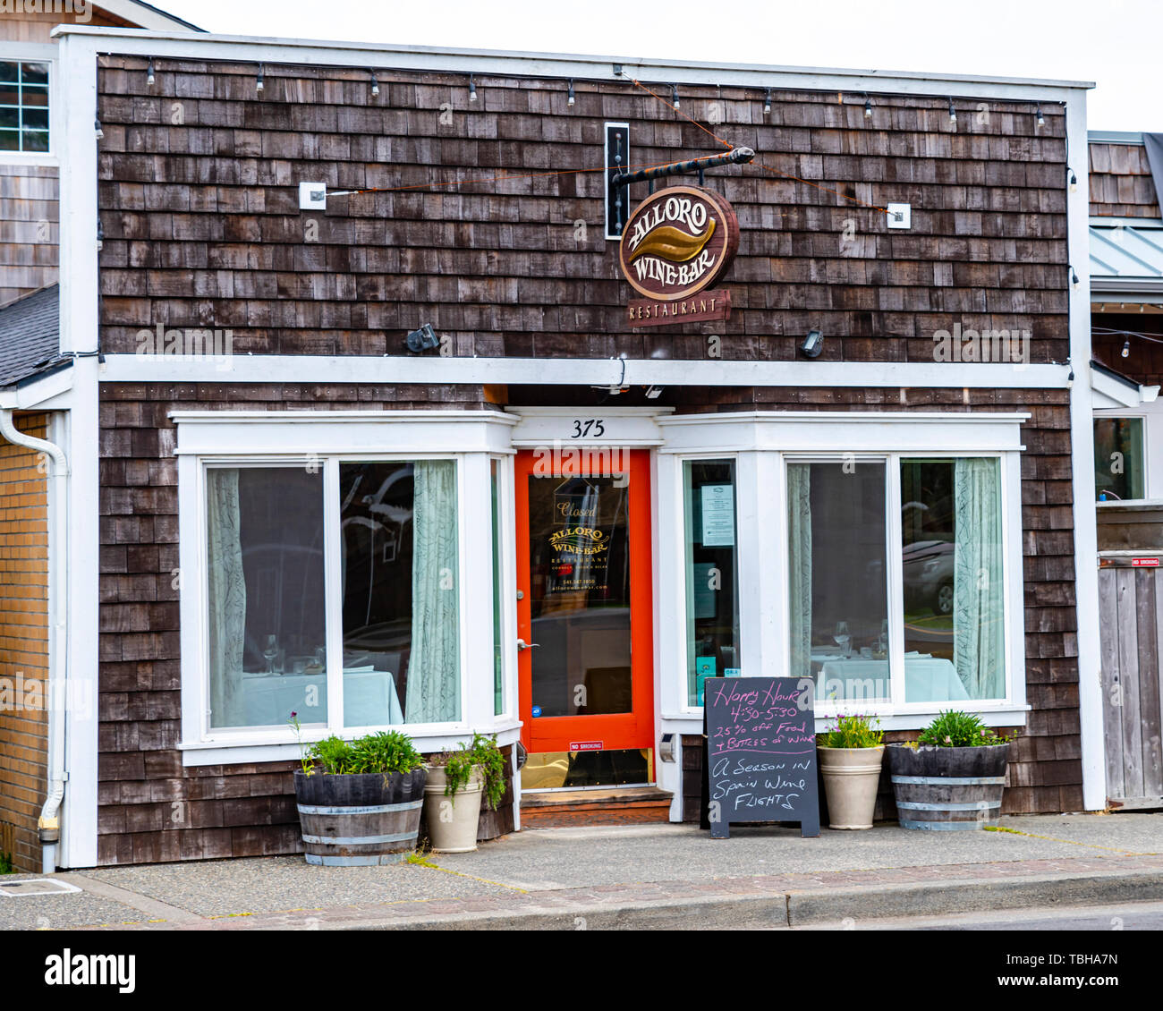 Alloro wine bar hires stock photography and images Alamy