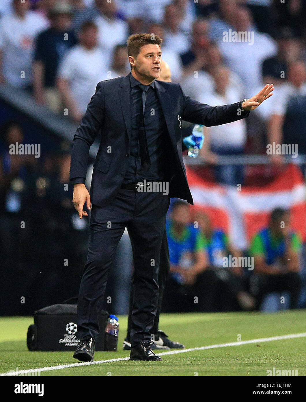 Tottenham Hotspur Manager Mauricio Pochettino On The Touchline During The Uefa Champions League Final At The Wanda Metropolitano Madrid Stock Photo Alamy