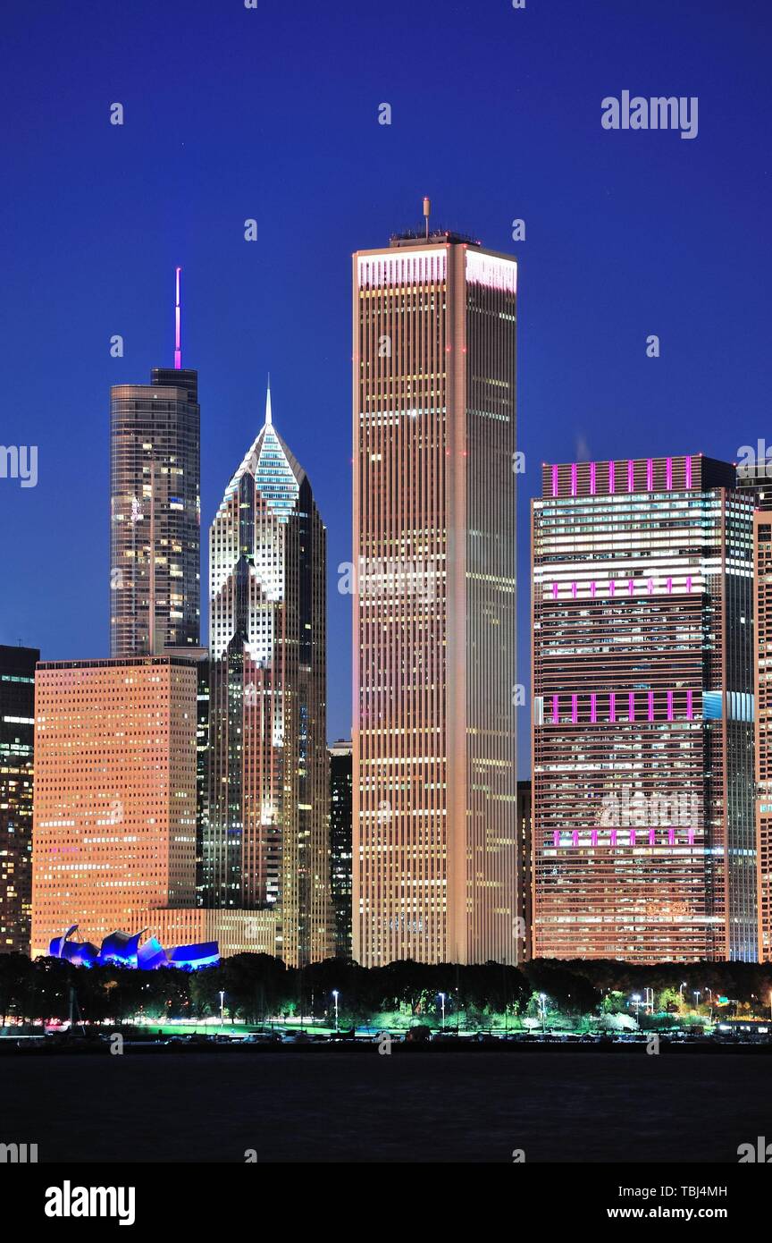 Chicago city downtown urban skyline at dusk with skyscrapers over Lake ...