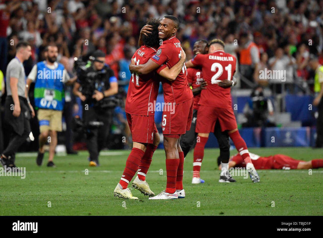 Madrid, Spain. 01st June, 2019. Liverpool's players of Liverpool FC celebrate at the end of the UEFA Champions League Final match between Tottenham Hotspur and Liverpool at Wanda Metropolitano Stadium, Madrid, Spain on 1 June 2019. Photo by Giuseppe Maffia. Credit: UK Sports Pics Ltd/Alamy Live News Stock Photo